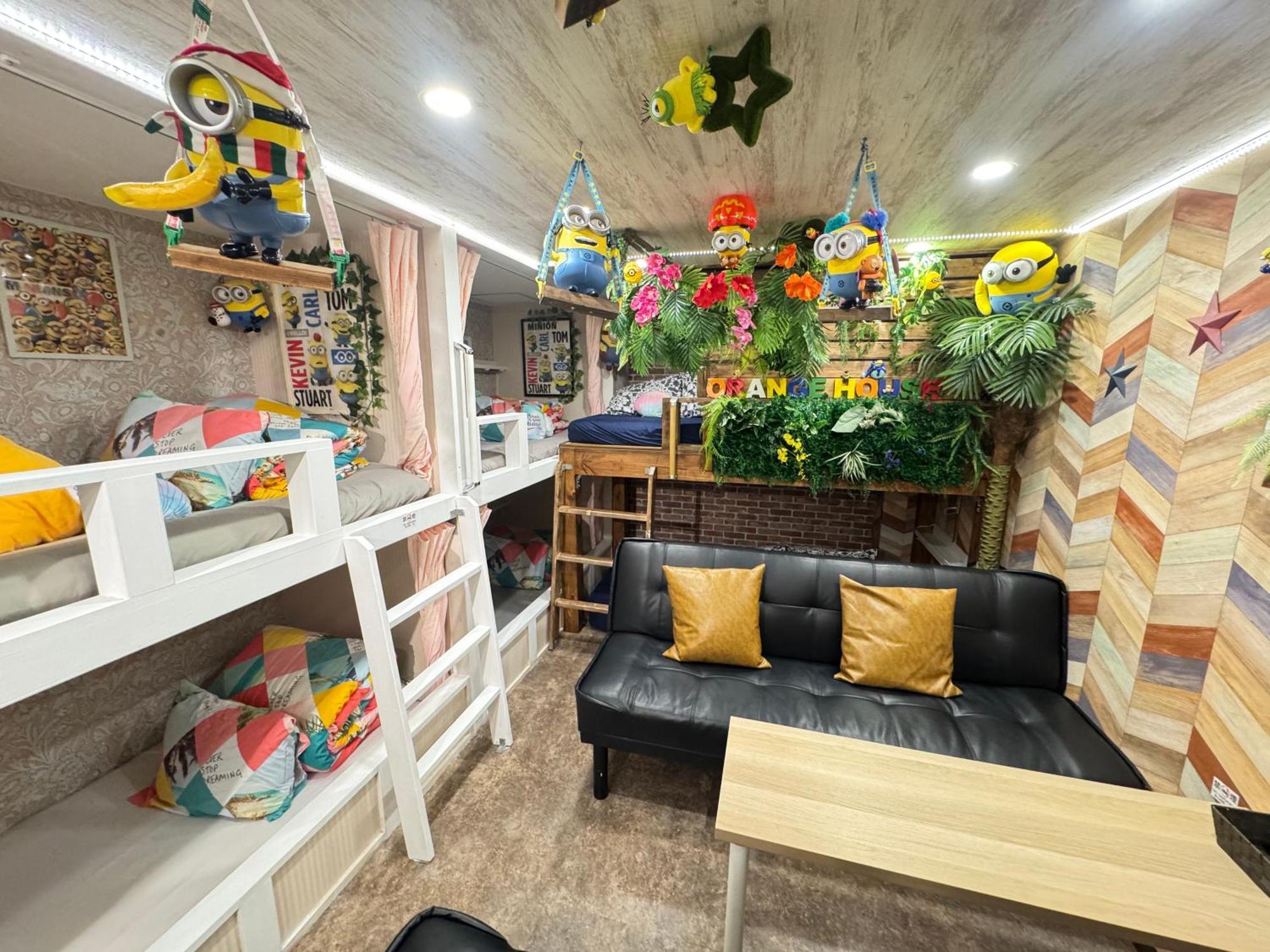 Orange House Jungle Fun Fun Apartment Osaka Exterior photo